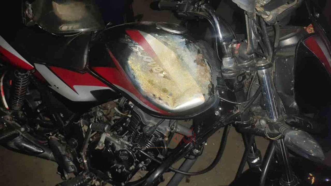রাজধানীর তিন স্থানে ককটেল বিস্ফোরণ, মোটরসাইকেলে আগুন
