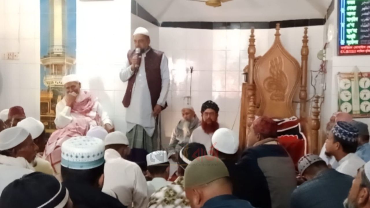 লালমোহনে বেগম খালেদা জিয়ার ইন্তেকালে দোয়া ও মিলাদ মাহফিল অনুষ্ঠিত