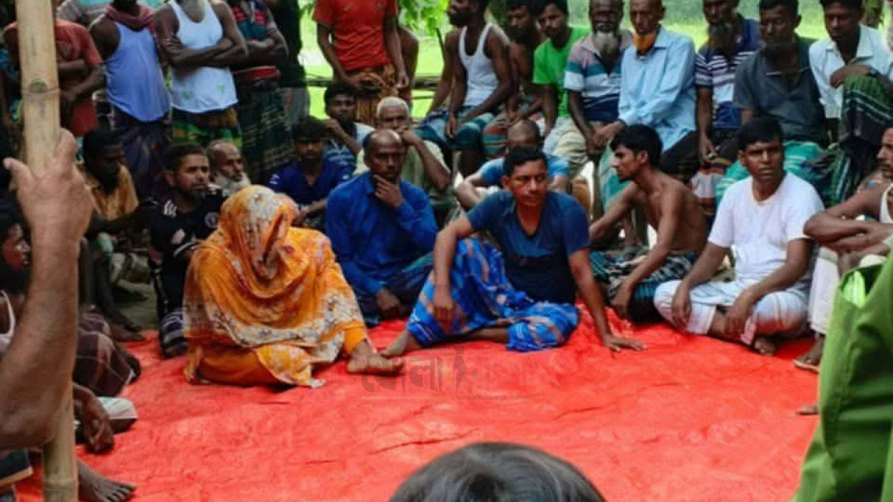রায়গঞ্জে পরকীয়ার অভিযোগে দপ্তরিকে মারধরের অভিযোগ, সালিশে ৫ লাখ টাকা জরিমানা