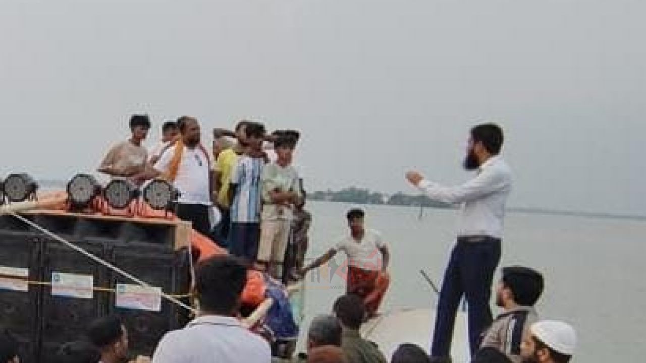 নলডাঙ্গার হালতিবিলে বিএনপি নেতার নেতৃত্বে উচ্চ শব্দে অশ্লীল গানবাজনা-প্রশাসনের অভিযান