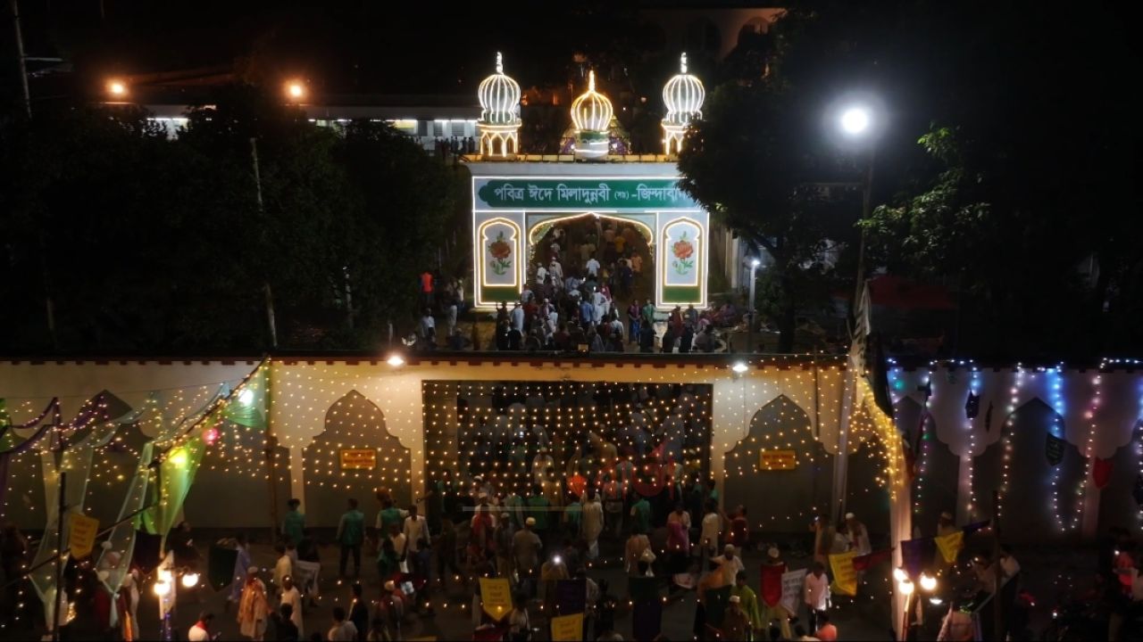 ফরিদপুরে ঈদে মিলাদুন্নবী উপলক্ষে আটরশি দরবারে ধর্মীয় আয়োজন