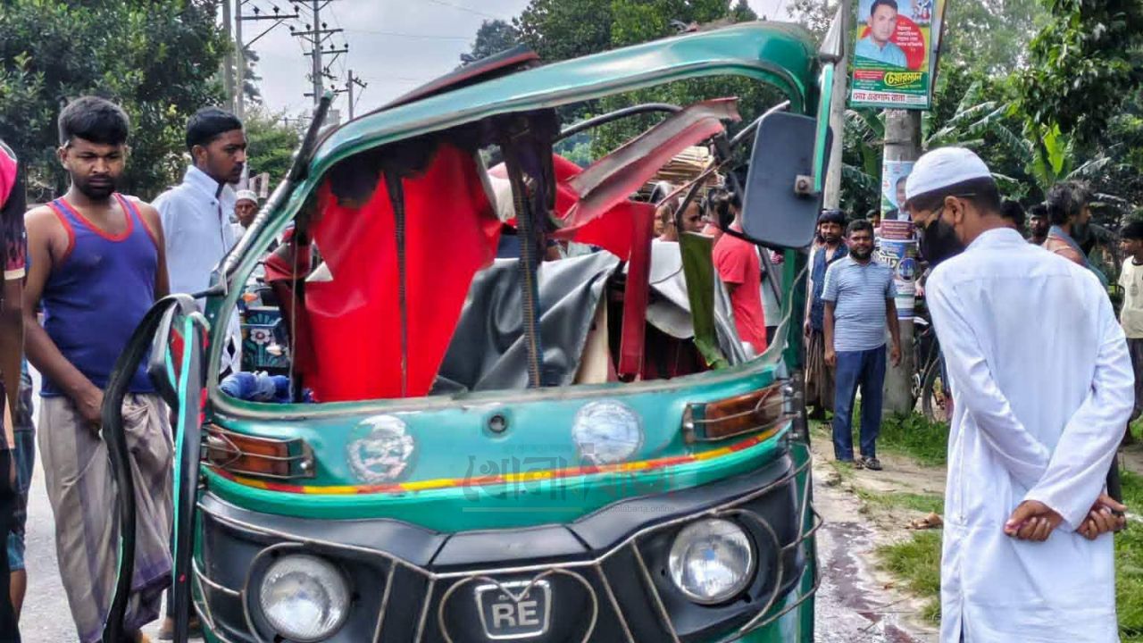 সিরাজগঞ্জে বাস-সিএনজি সংঘর্ষে কলেজছাত্রী নিহত, আহত ৩