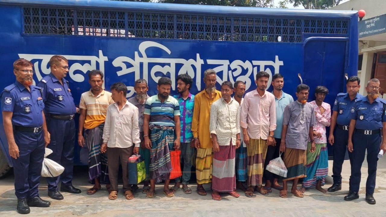 ধুনটে পুলিশের অভিযানে একই দিনে পরোয়ানাভুক্ত ১০ আসামিসহ গ্রেপ্তার ১২