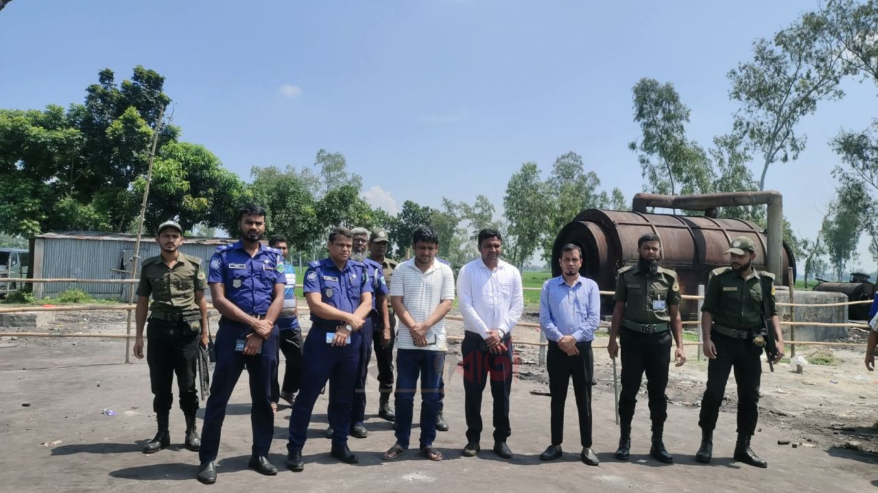 রায়গঞ্জে অবৈধ সীসা কারখানার বিরুদ্ধে অভিযান, ঘটনাস্থলে মিলল না স্থাপনা