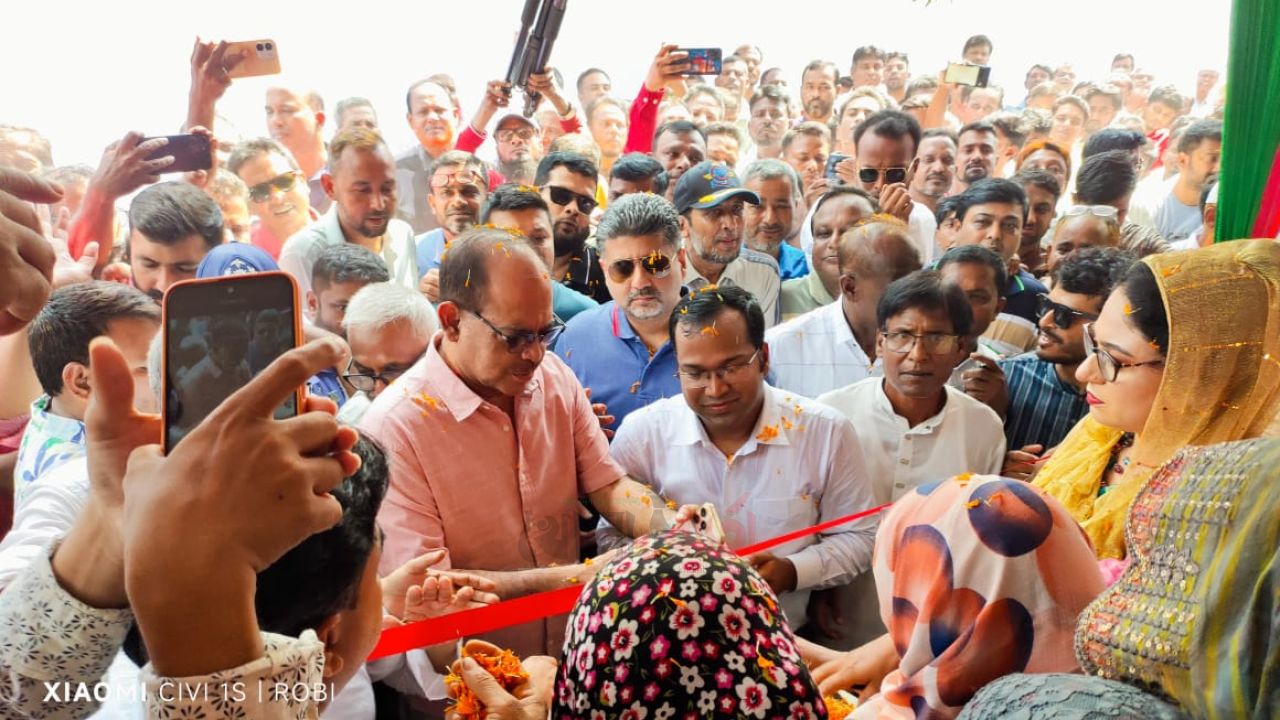 ধুনটে ৬ কোটি টাকার প্রশাসনিক ভবন উদ্বোধন করলেন এমপি গোলাম মোহাম্মদ সিরাজ
