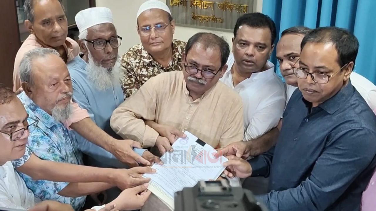 ঠাকুরগাঁও-১ আসনের উপনির্বাচন মনোনয়নপত্র দাখিল করলেন রাষ্ট্রপতির ছোটভাই মির্জা ফয়সল আমীন