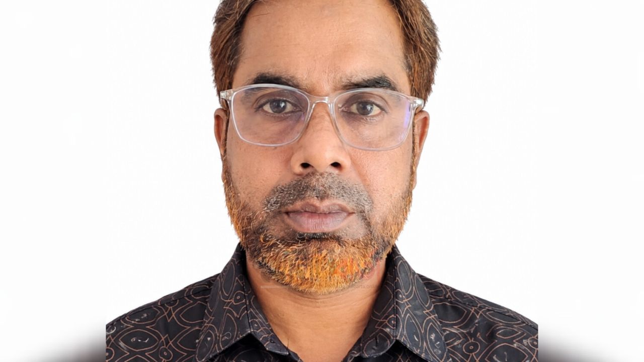 শিক্ষকতায় দুই যুগের পথচলা, শত শত শিক্ষার্থীর অনুপ্রেরণা এমরুল কায়েস খান