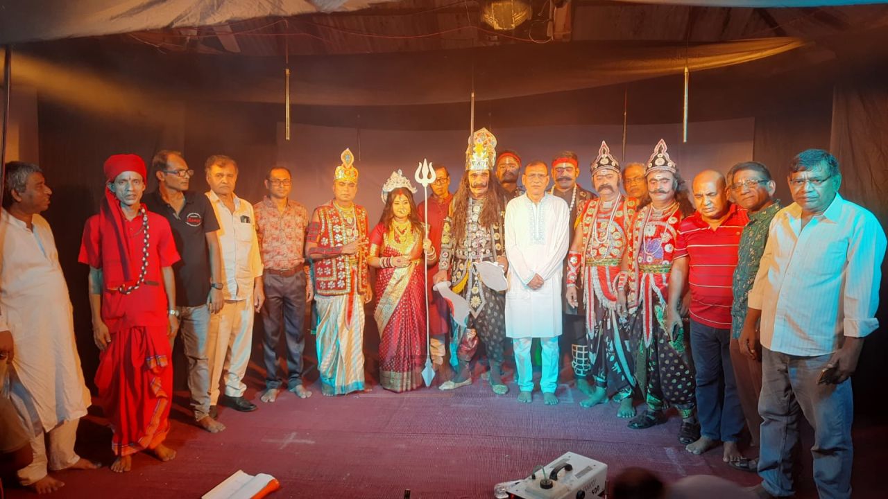মহালয়া উপলক্ষে কালীবাড়ী গোবিন্দ বাড়ী ও ধর্মসভা মন্দিরে ‘মহিষাসুর মর্দিনী’ নাটক মঞ্চস্থ