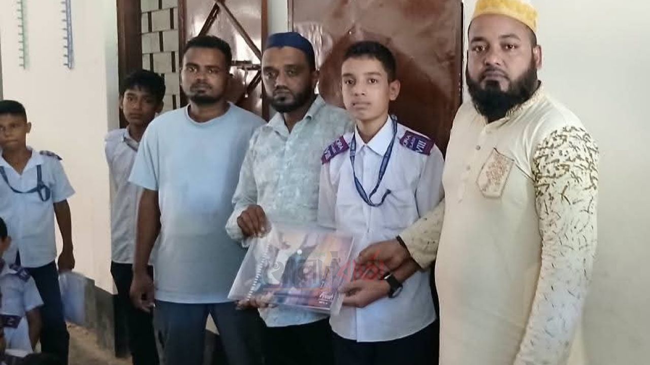 বড়লেখায় আযান ও নাতে রাসূল প্রতিযোগিতার পুরস্কার বিতরণ