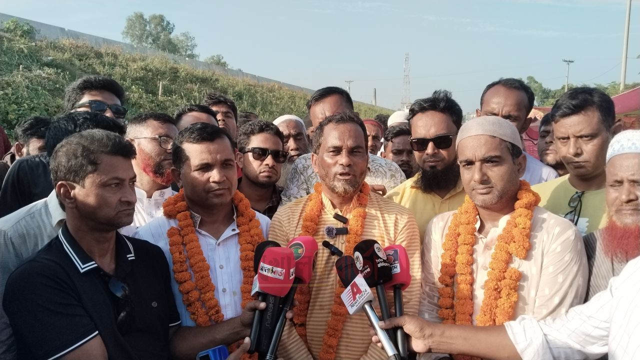 রায়গঞ্জ ইটভাটা মালিক সমিতির নির্বাচনে সভাপতি আবু হানিফ, সম্পাদক জুবায়ের ও সাংগঠনিক ফরিদ নির্বাচিত